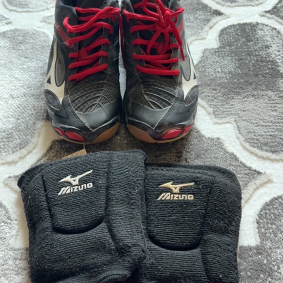 Mizuno volleyball set - Picture 2 of 2